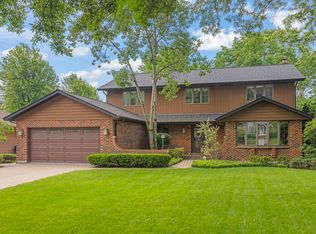 22W281 McCarron Rd, Glen Ellyn, IL 60137