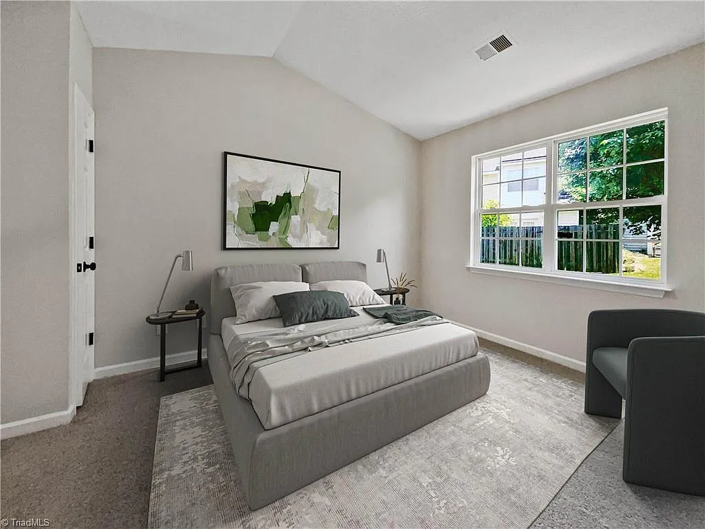 3 bed, 1400 sqft, $1,800 — Photo 4