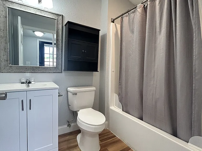 517 Sherwood Ave — Photo 6