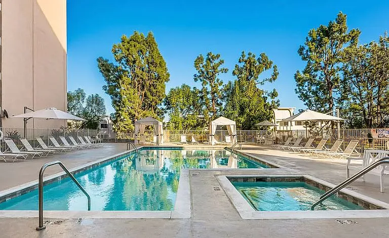 100 S Doheny Dr #313 — Photo 1