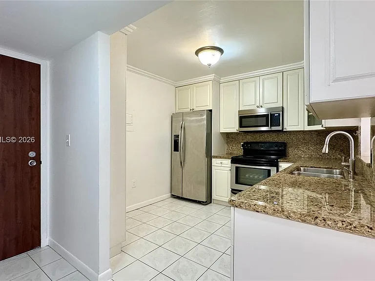 130 S Shore Dr #4B — Photo 15