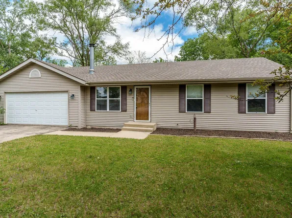 4768 Alexandra Ln, Machesney Park, IL 61115