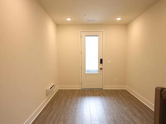 Entrance to the House,lower level
Beautiful spacious Foyer.