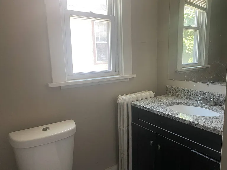 51 Hollywood Ave #2F — Photo 11