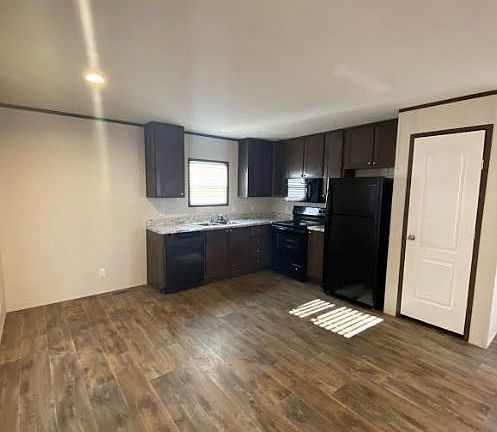 2nd image of 427 10th St