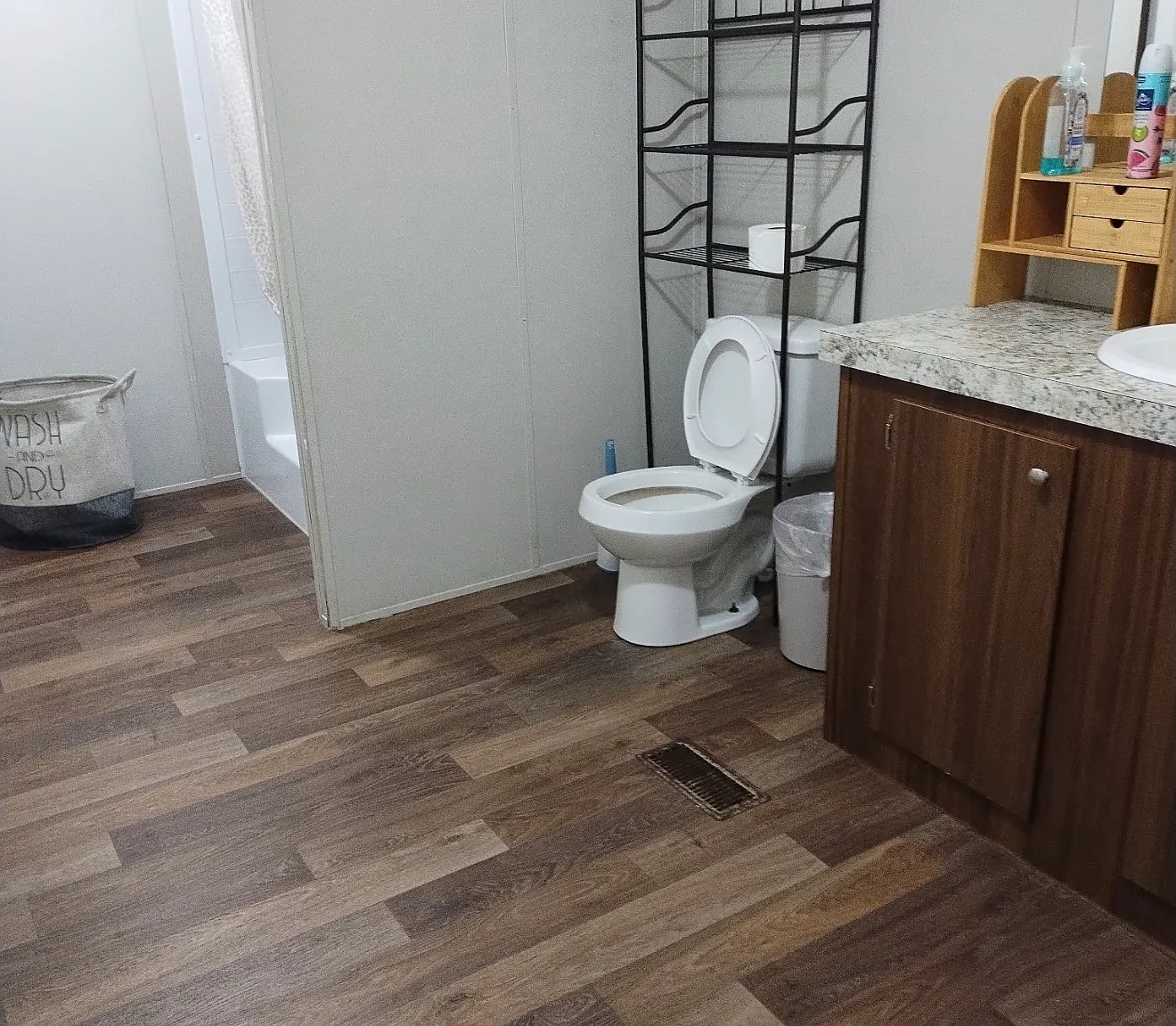 4 bed, 1.5 bath, 1568 sqft, $2,210 — Photo 4