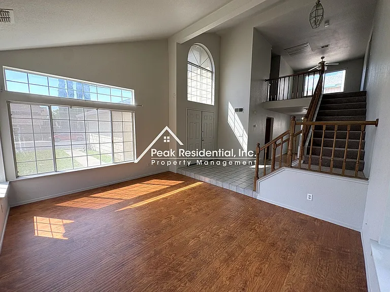 5621 Summit Dr — Photo 5