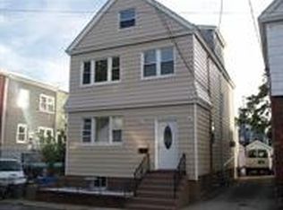 2 Obrien Ct, Bayonne, NJ 07002