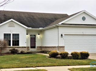 767 Greystone Dr, Bowling Green, OH 43402