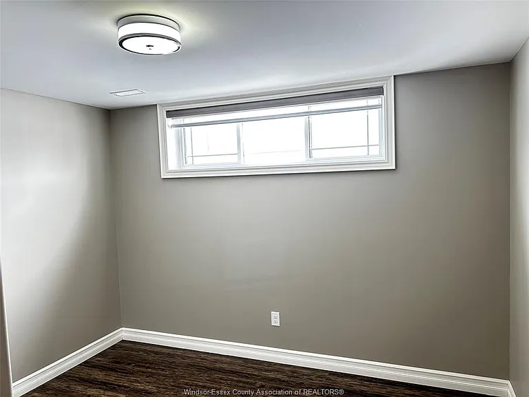 2125 Fox Run Rd — Photo 14