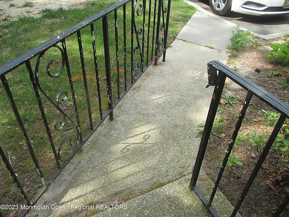 3rd image of 302A W Malvern Court