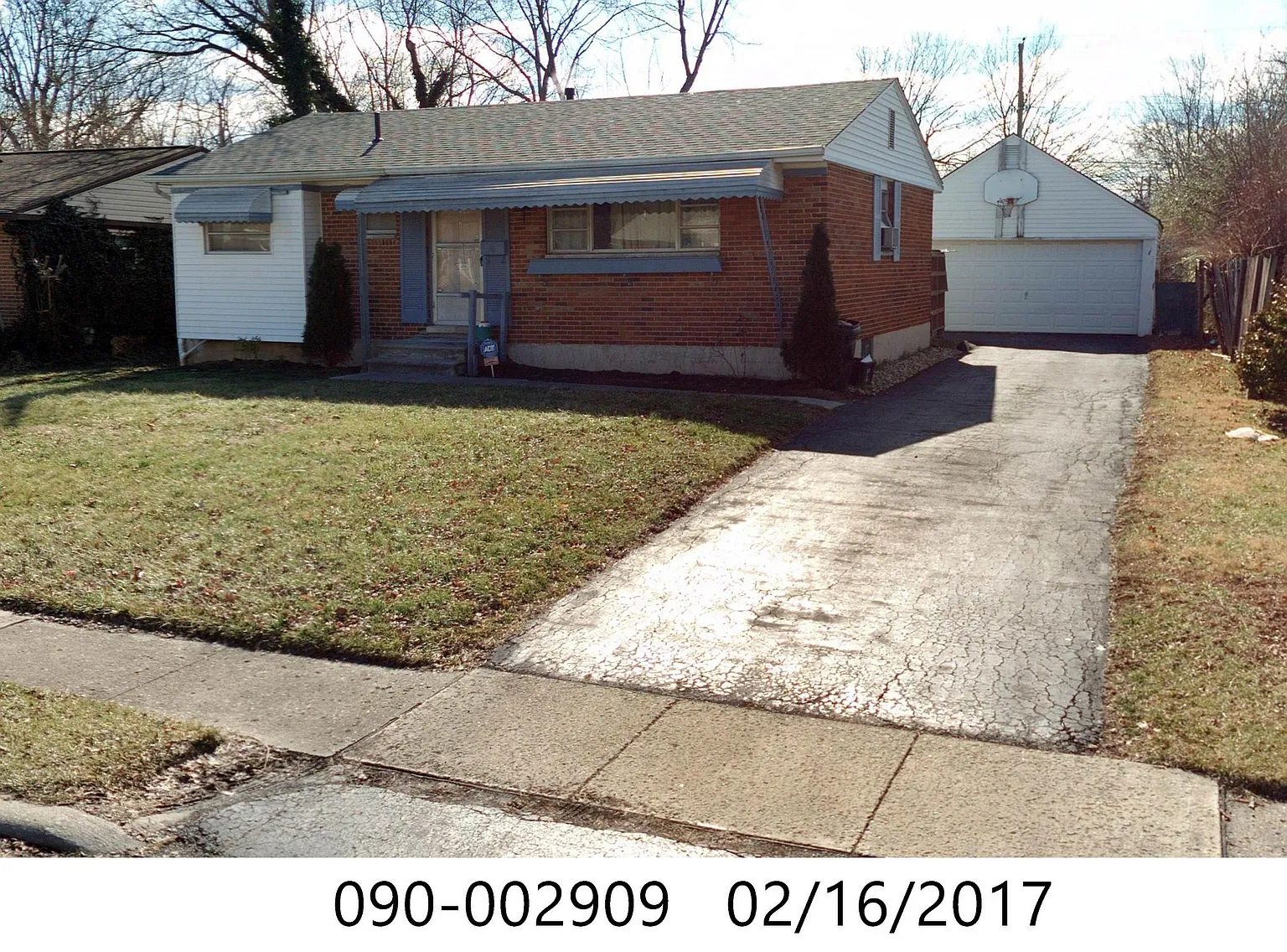 4049 E Mound St photo 1