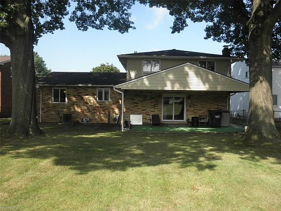 2nd image of 372 Kenyon Ave