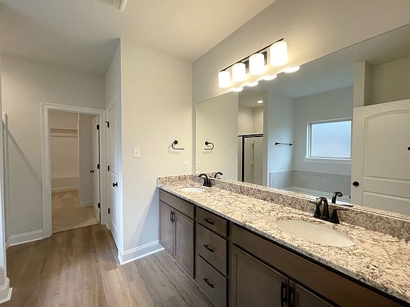 5th image of 116 Aubergine Ln