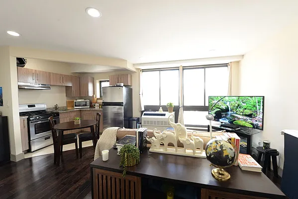 Rented by Peter Ashe | media 11