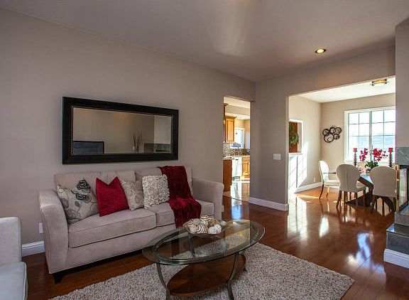 3rd image of 223 Monterey Blvd