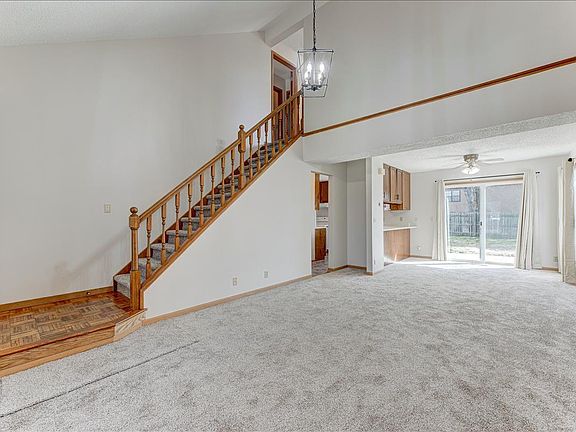 3rd image of 56 Glenview Dr