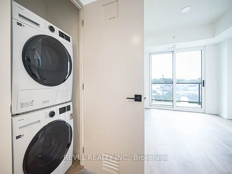 33 Erie Ave #406 — Photo 13