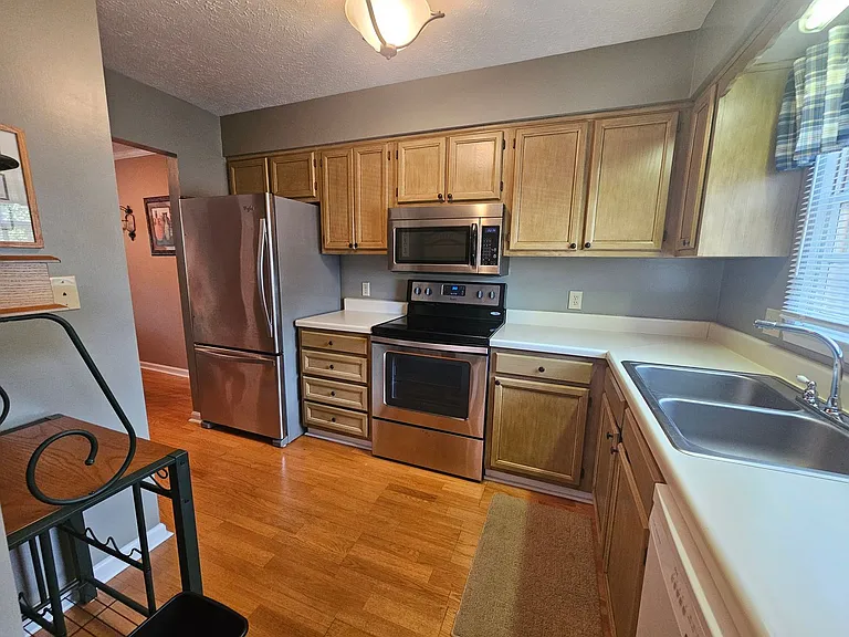 830 44th Ave N #C2 — Photo 3