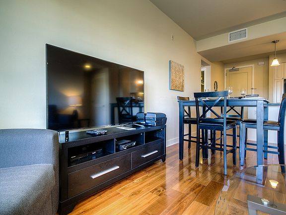 5th image of 589 Americana Way Unit 303