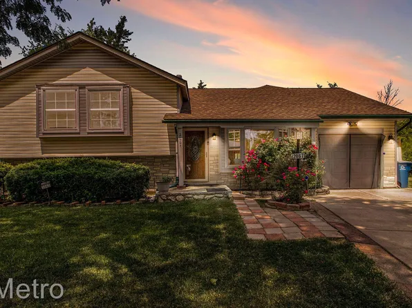 2067 Champagne Dr, Ann Arbor, MI 48108