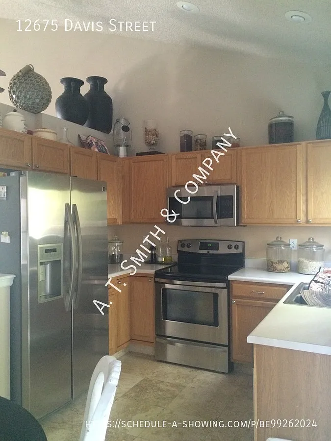 3-Bedroom Tri-Level Home in Brandywine Community Broomfield — Photo 3