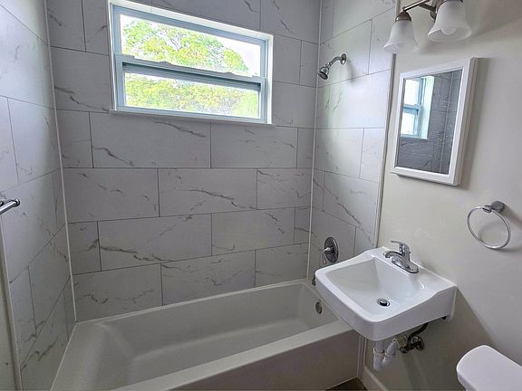5th image of 2915 Broadway #11462252