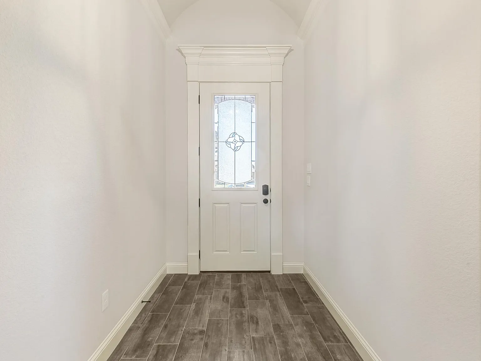3 bed, 2180 sqft, $2,500 — Photo 3