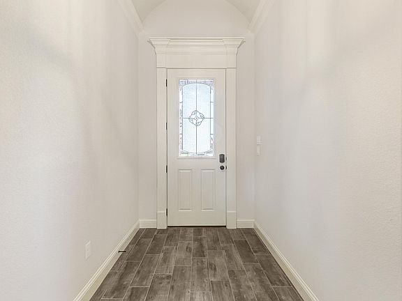 3rd image of 243 Jacinth Ln