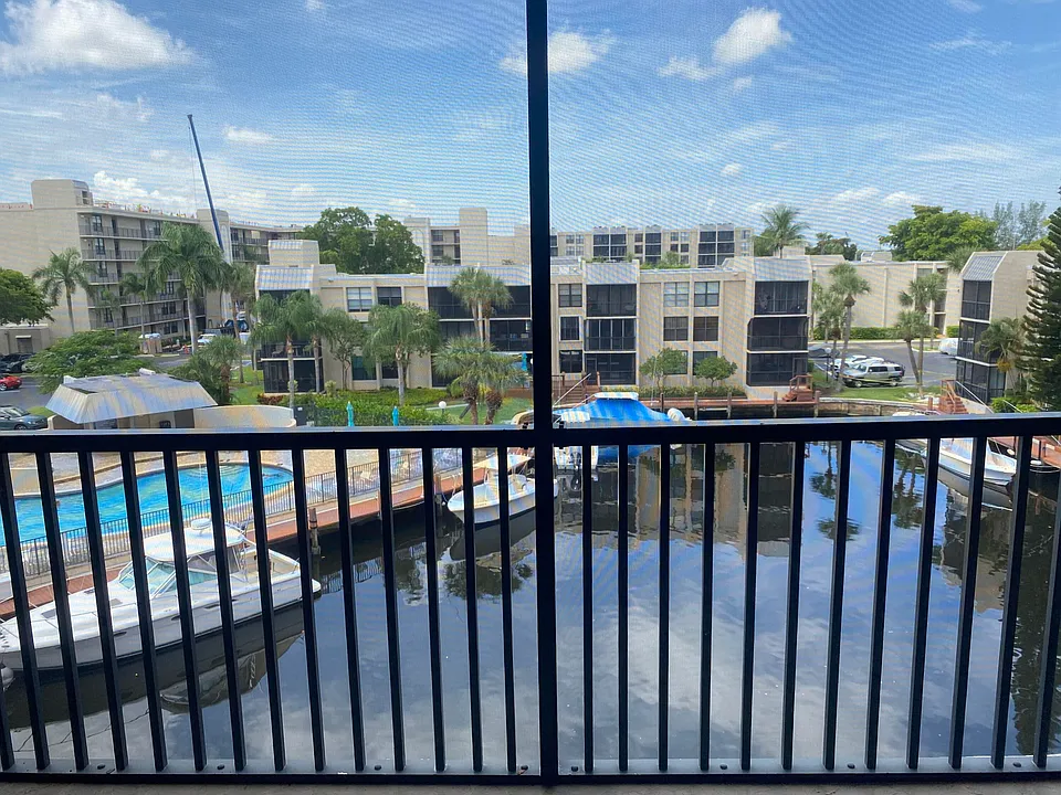 9 Royal Palm Way #403