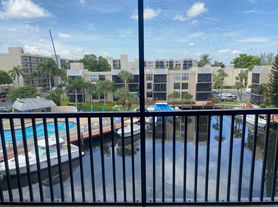9 Royal Palm Way, Boca Raton, FL