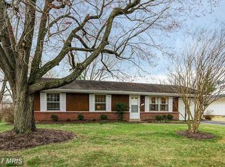201 W Frederick Dr, Sterling, VA 20164
