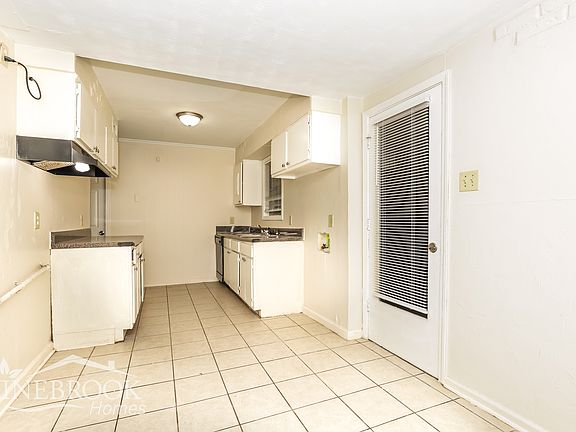 5th image of 3035 Ashwood St