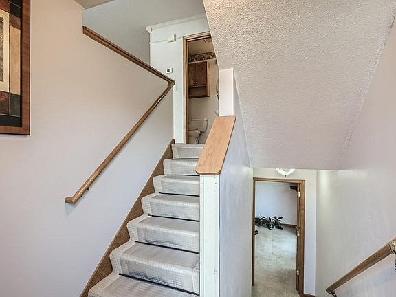 4th image of 4967 Grenwich Ave N