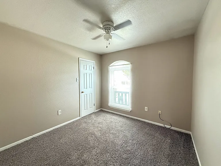 1002 Northern Dancer Dr — Photo 10
