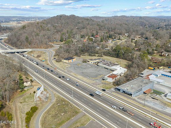 5th image of 2814 Dresser Rd