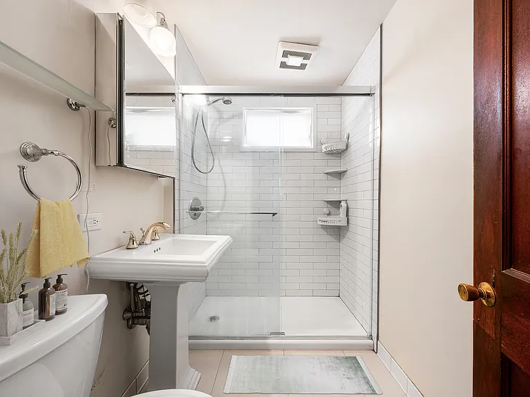 5 Douglas Ave #1 — Photo 10