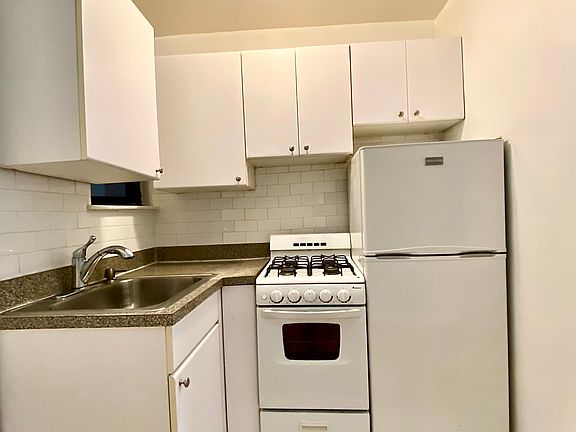 5th image of 417 E 81st St #D