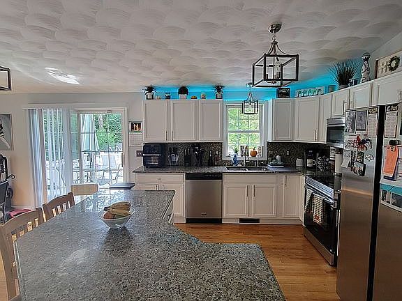 3rd image of 61 Lonsdale St