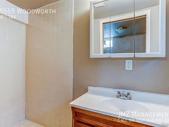 4th image of 15559 Woodworth