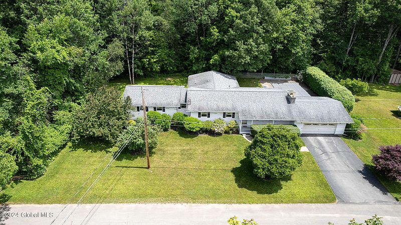 5th image of 130 Richwood Drive