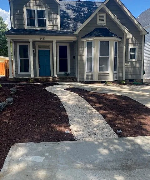 2437 Laburnum Ave — Photo 1