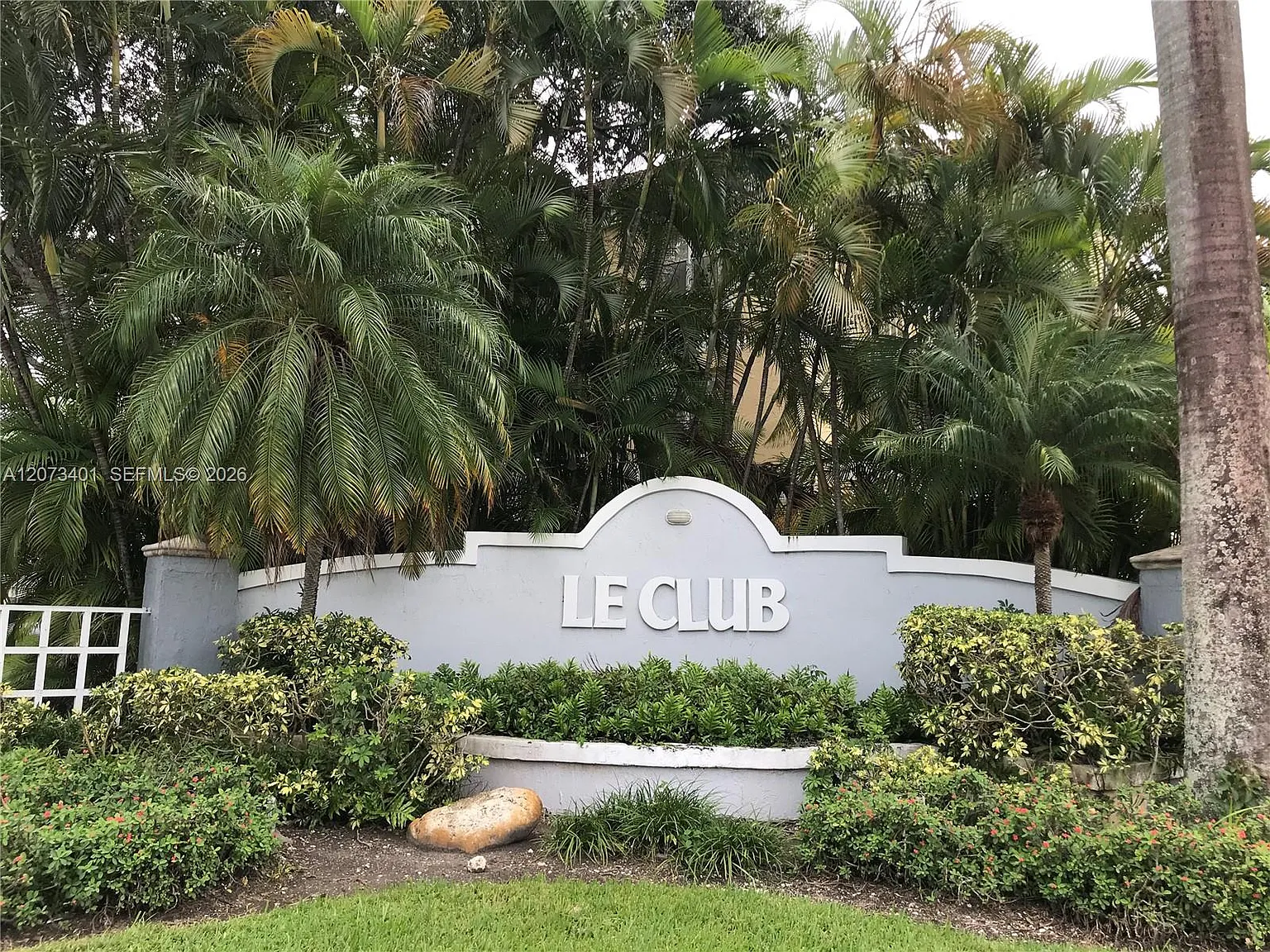 Le Club At Old Cutler Con — Photo 2