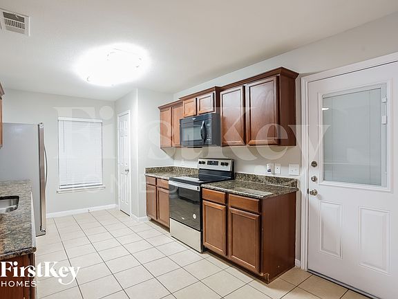 5th image of 3300 Overstreet Ln