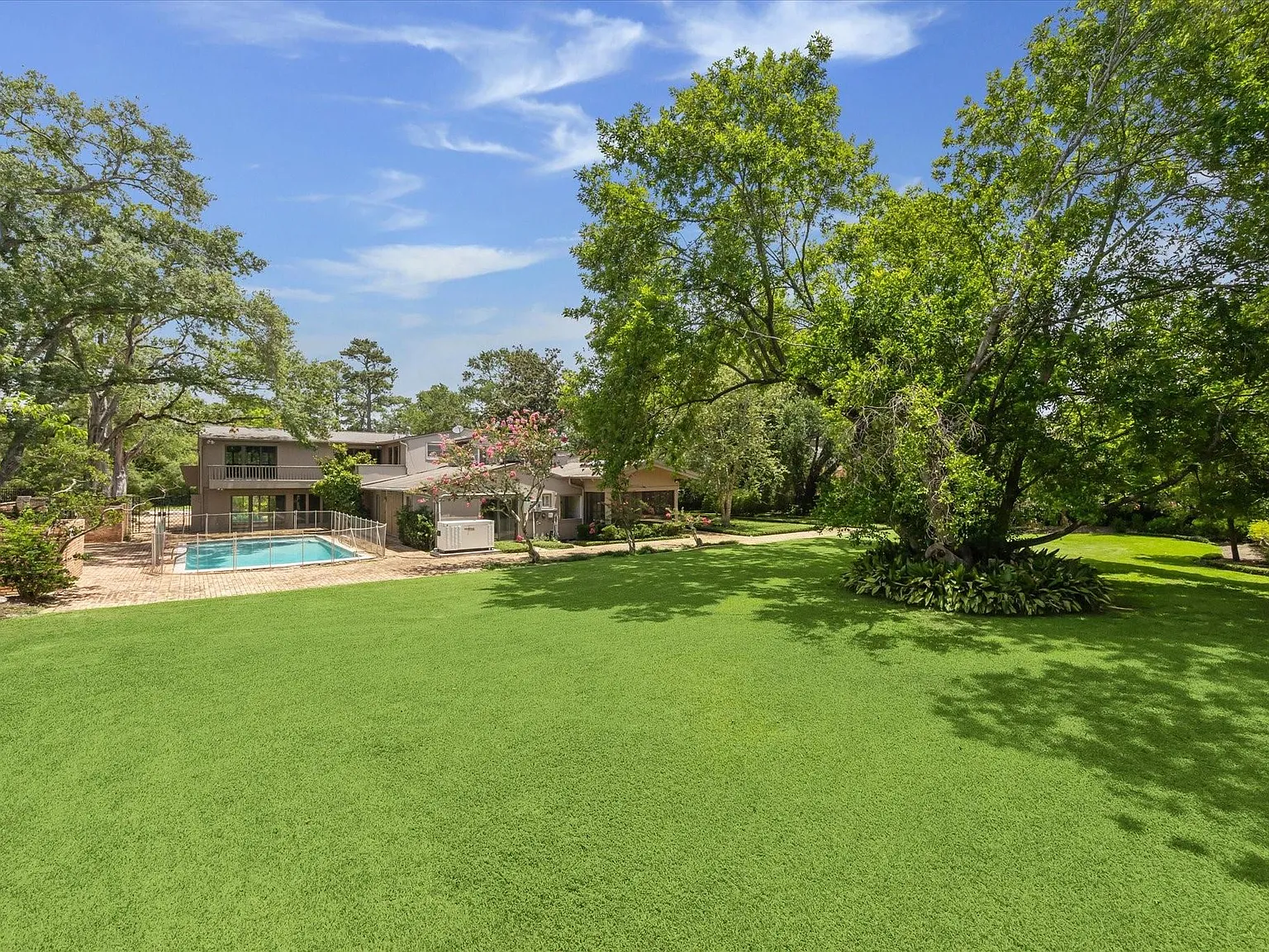 4 bed, 6.5 bath, 6007 sqft, $8,250 — Photo 2