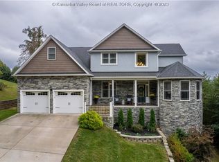 1026 Crestmont Rd, Hurricane, WV 25526