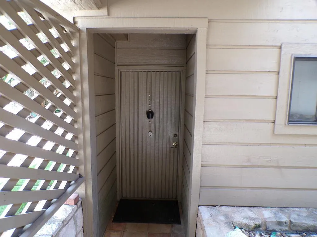 1 bed, 1.0 bath, 480 sqft, $1,200 — Photo 1