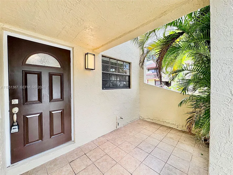3840 SW 52nd Ave #3840 — Photo 3