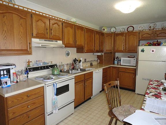 3rd image of 609 2nd Ave E