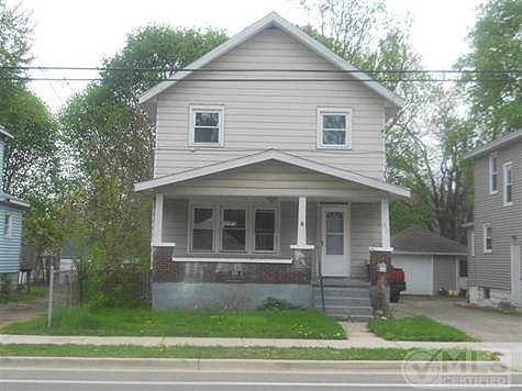 1st image of 372 Emmett St E